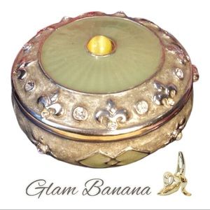 Enameled trinket/ pill box